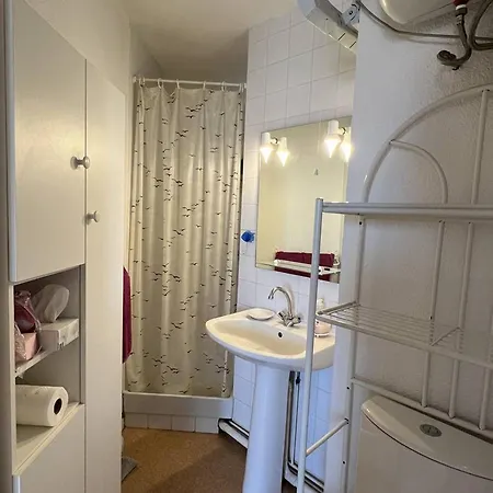 T2 Avec Loggia, Parking Prive Et Proche Plage, Port - Fr-1-81-615 Apartment *