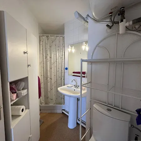 Apartment T2 Avec Loggia, Parking Prive Et Proche Plage, Port - Fr-1-81-615 *