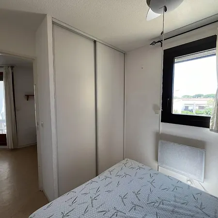T2 Avec Loggia, Parking Prive Et Proche Plage, Port - Fr-1-81-615